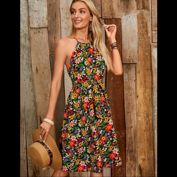 Floral Print Halter Neck Belted Dress - Picture 4 of 6
